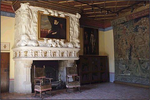 Замок Шенонсо, комната Дианы де Пуатье. Камин работы скульптора Ж. Гужона