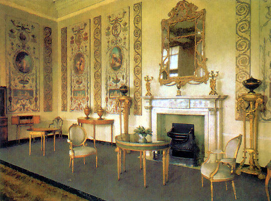 Интерьер зала в стиле классицизм