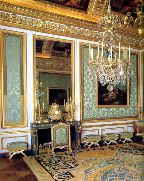 Интерьер приемного зала в стиле классицизм
