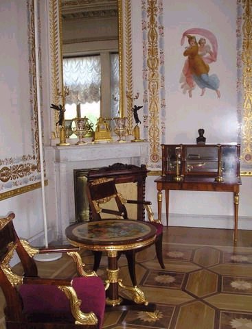 Уголок интерьера с каминным зеркалом. Елагин дворец