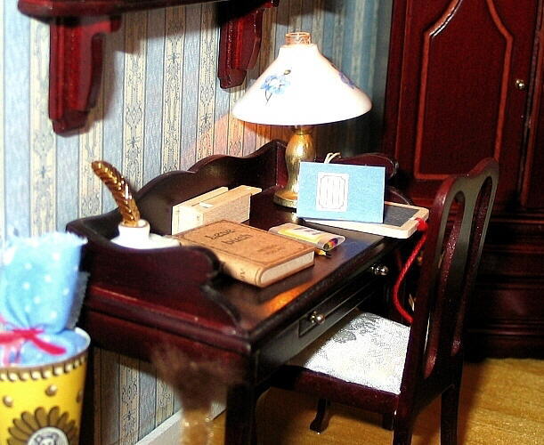 Комната Седрика. Письменный стол