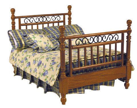 D-15. Двуспальная кровать с постельными принадлежностями. BxSxH(см)=12,8х18,0х12,2